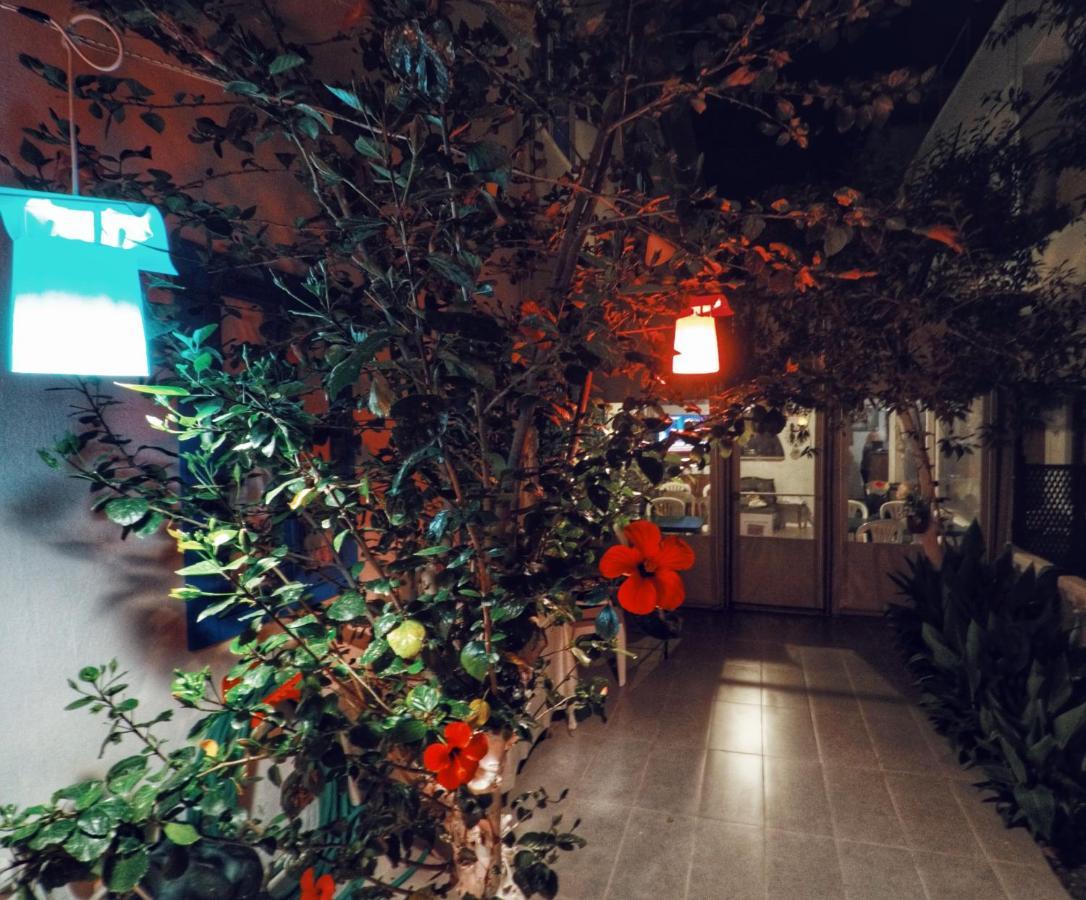 Miss Hotel Karya Oren  Extérieur photo